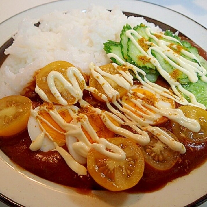 ❤ゆで卵＊胡瓜＊トマトのせカレー❤